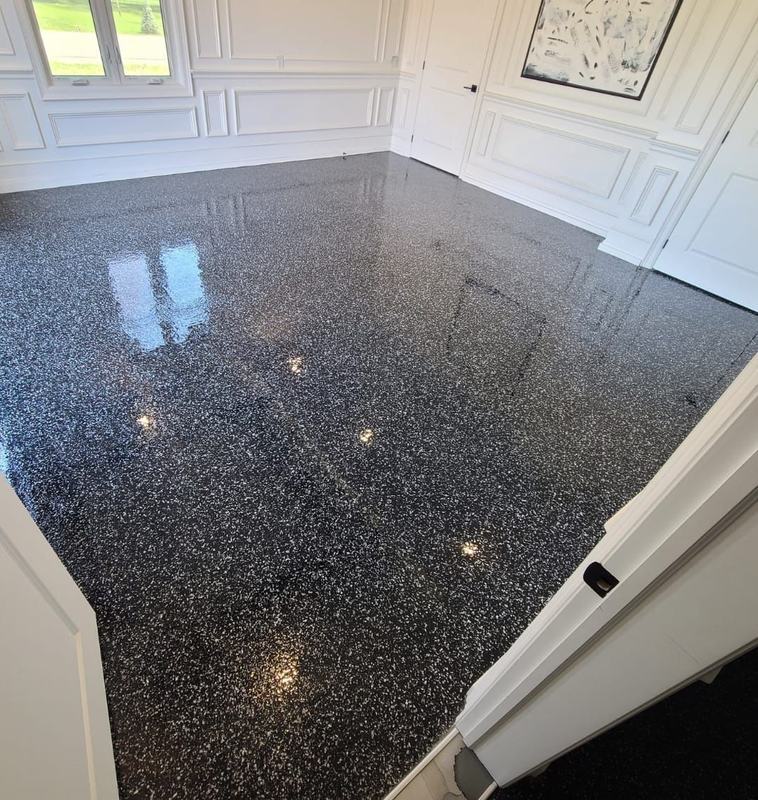 Black flake feature room