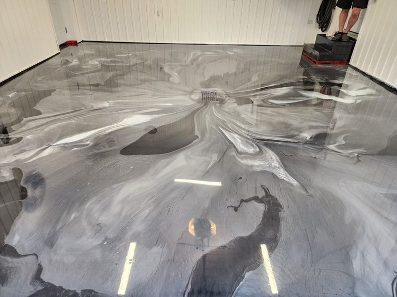 Grey and white swirl garage